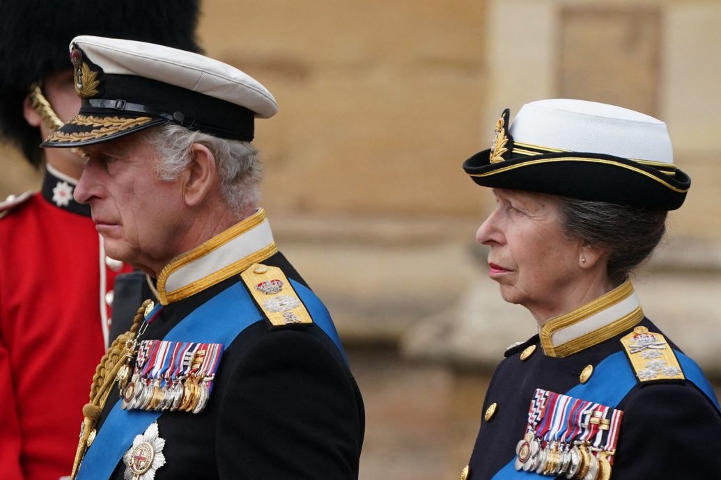 安妮公主服过兵役吗?她的勋章有什么用?