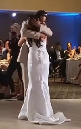 宋旻浩代亡父送妹妹出嫁 当兵期间飞美国惹议