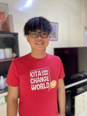 封面-大都会:篮球场太烂,村民举横幅表不满/11图