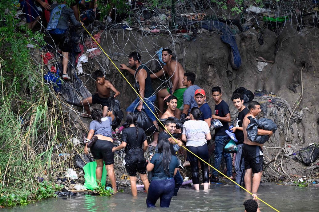 入境禁令将失效 美墨边境恐再现难民潮 拜登:会“混乱一段时间”