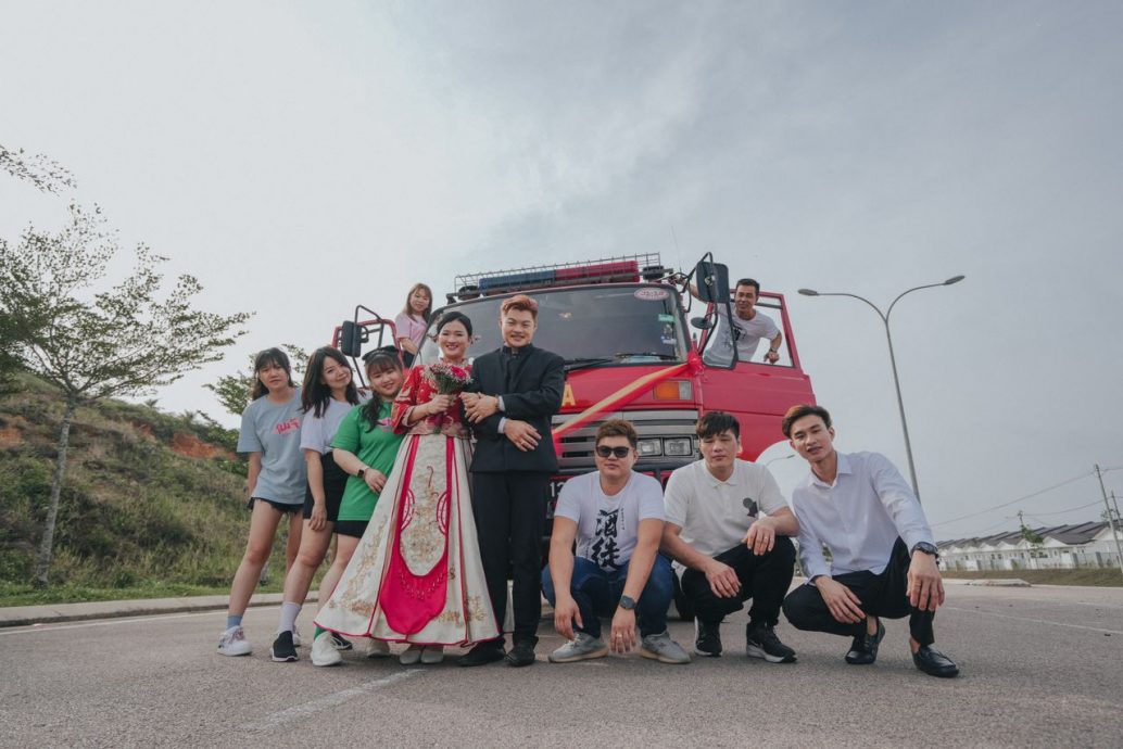 消防车绑上花球迎亲,25岁志消队员留下别样纪念