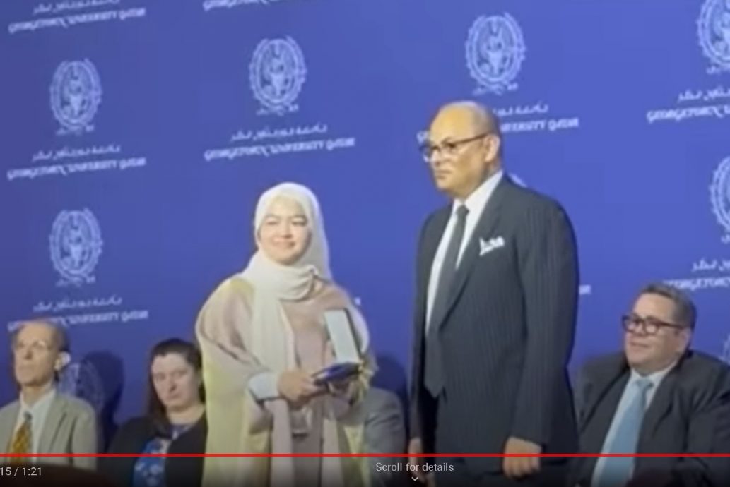 马智礼女儿卡塔尔大学获院长奖等殊荣，该校东南亚学生最优