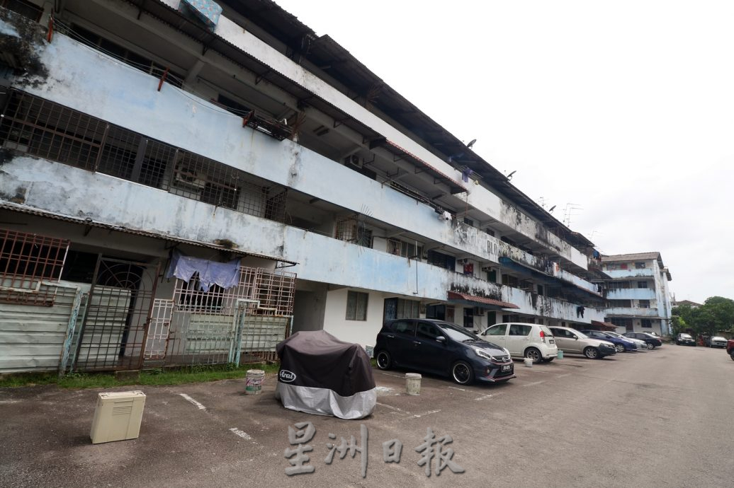 **已签发**柔:封面:【特稿】:皇后组屋环境脏乱设施残旧,管理委会:除了拨款,居民公德心是关键