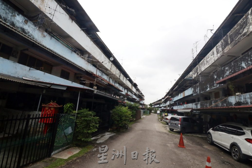 **已签发**柔:封面:【特稿】:皇后组屋环境脏乱设施残旧,管理委会:除了拨款,居民公德心是关键