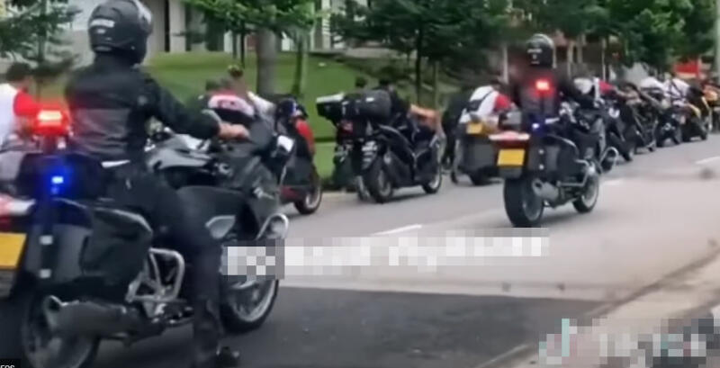 *已签发*柔:狮城二三事:狮城大批摩托车骑士“游行” 警:疑私会党成员捕27人