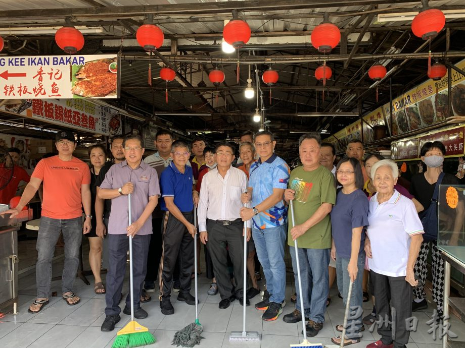 **已签发**柔:第三版头条:大马巴刹及小贩中心200档口无照营业多年,新山市政厅或通过协商解决