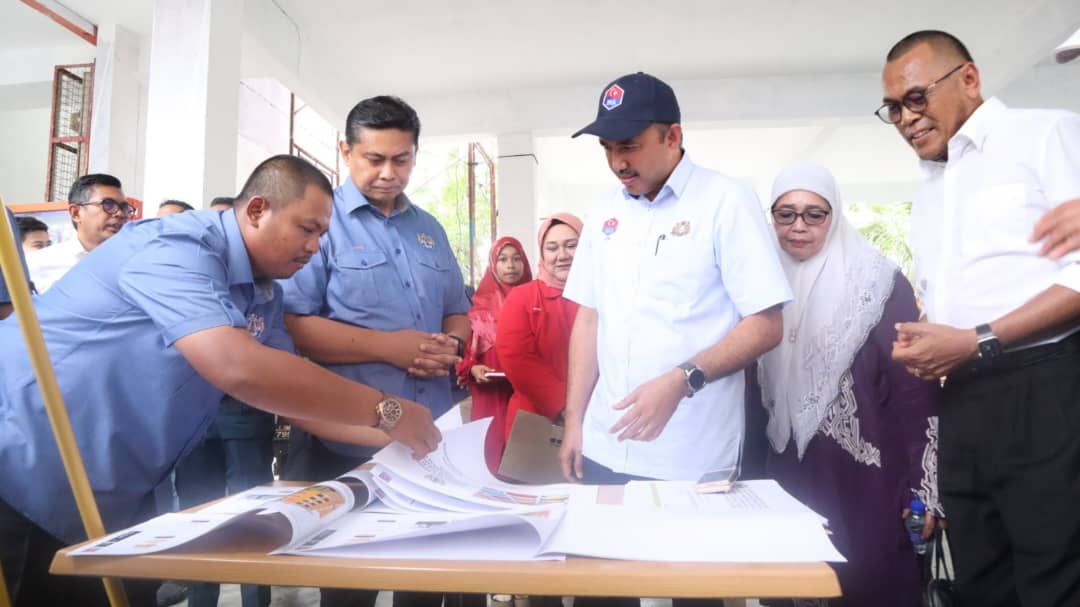 **已签发**柔:第三版头条:联邦政府批拉庆古来建人民组屋,料明年动工