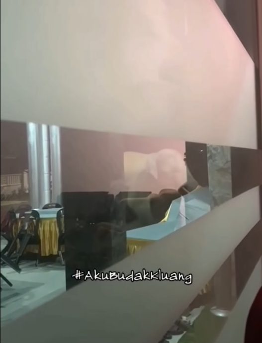 **已签发**柔:第二版头条:野象进入庭院翻箱倒柜,居民大声祷告祈求庇佑