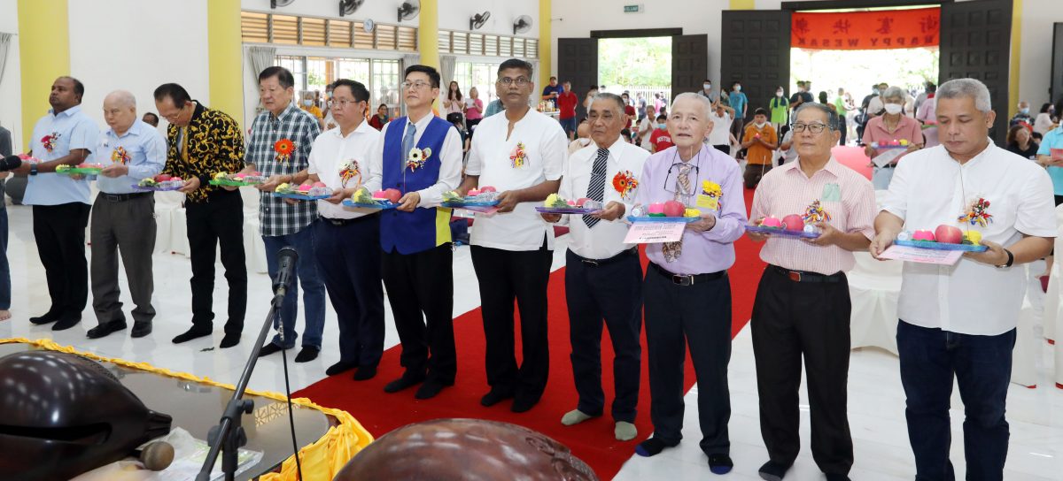 巴生滨海佛学会 逾千人礼佛祈福