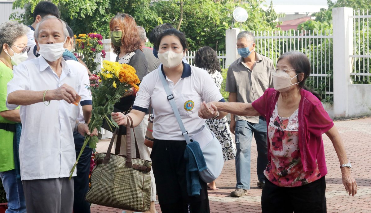 巴生滨海佛学会 逾千人礼佛祈福