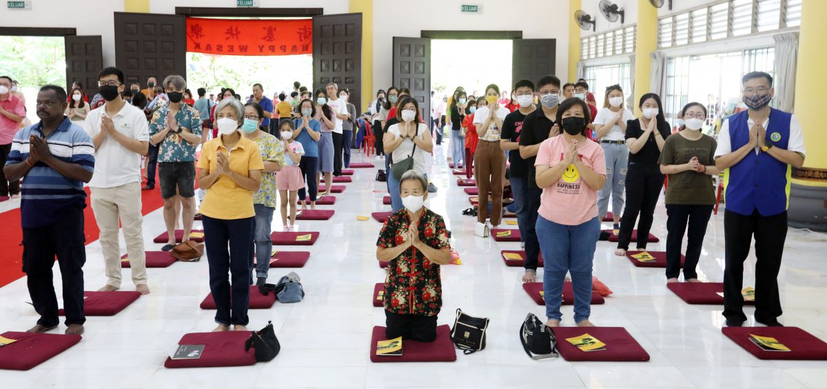 巴生滨海佛学会 逾千人礼佛祈福