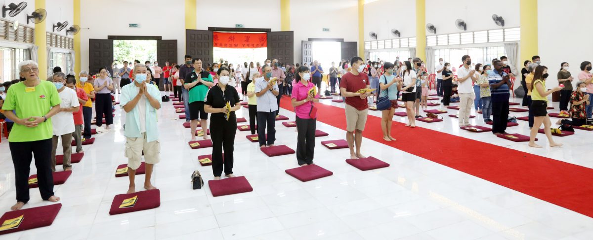 巴生滨海佛学会 逾千人礼佛祈福