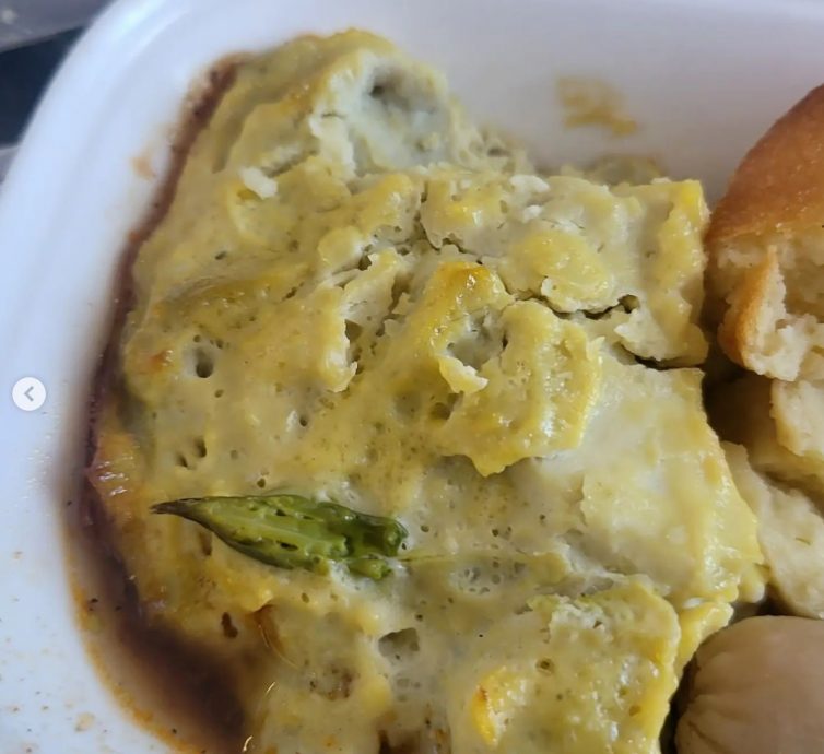 师傅又怼马航飞机餐 “西式炒蛋超难吃!”