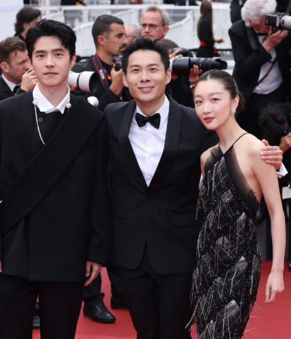 康城影展｜里奥纳度甩脂状态佳  周冬雨刘昊然情侣档超避嫌