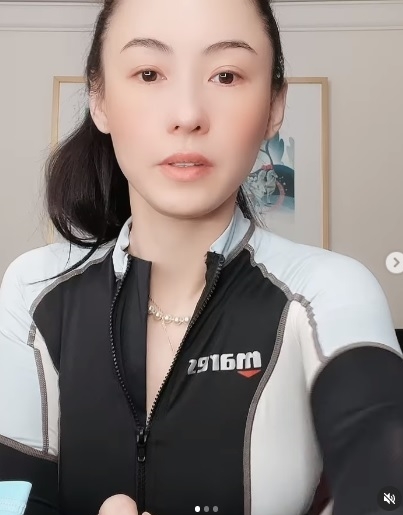 张柏芝3子正脸曝光 混血五官网叹“基因强大”