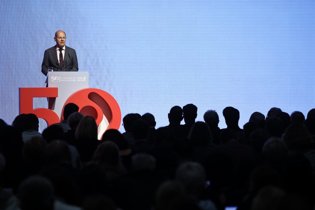 德总理肖尔茨:特朗普制造分裂 拜登连任美国总统比较好