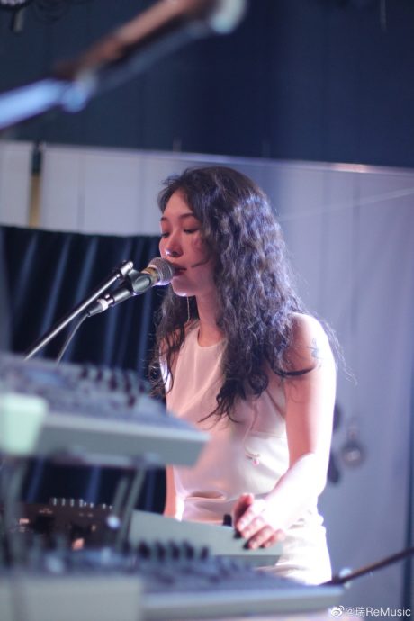 怒骂超女梁馨予“是个屁”柯以敏7年后道歉