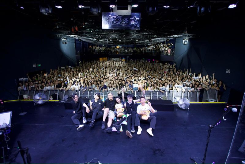 戴佩妮口误变开黄腔 崩溃求饶:别上传