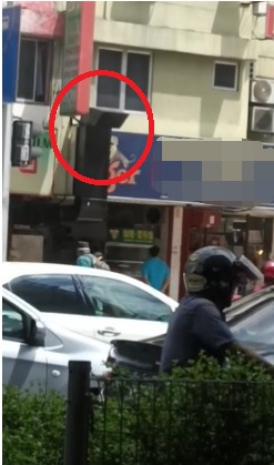 批茶室油烟致衣服沾猪油味 马来网民轰女子:搬去南极吧!