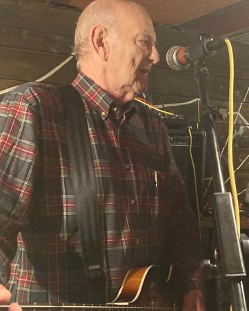  披头士前贝斯手离世 从不后悔离团