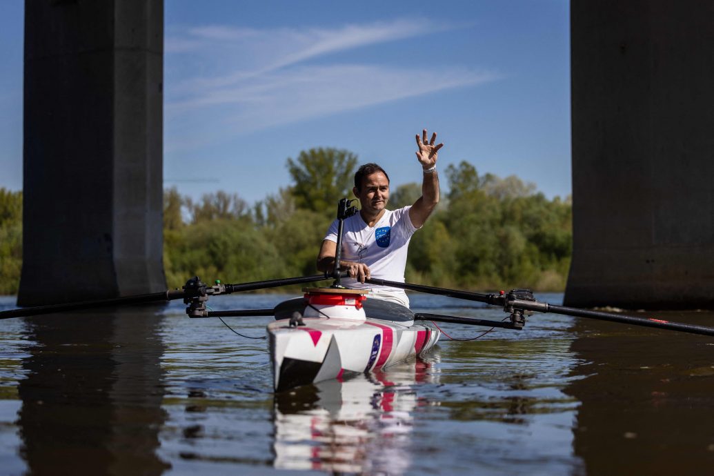 拼盘/法国人独自划船航经欧洲5国 观察河流污染现况