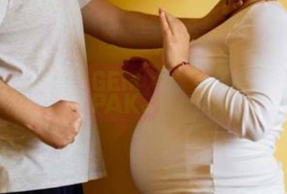 政治人物暴打孕妻 勒颈踩肚子扇耳光