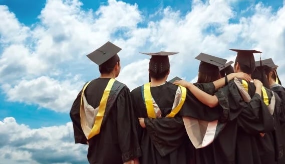 新人大学生平均起薪RM2700 雇联:期望太高 公司请不起