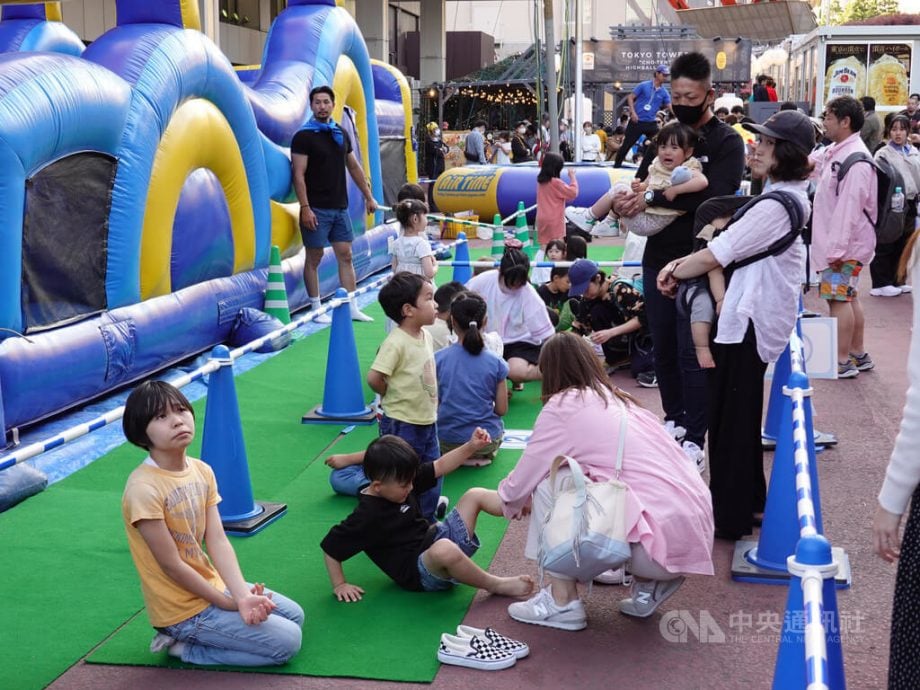 日本儿童人数1435万 连续42年减少