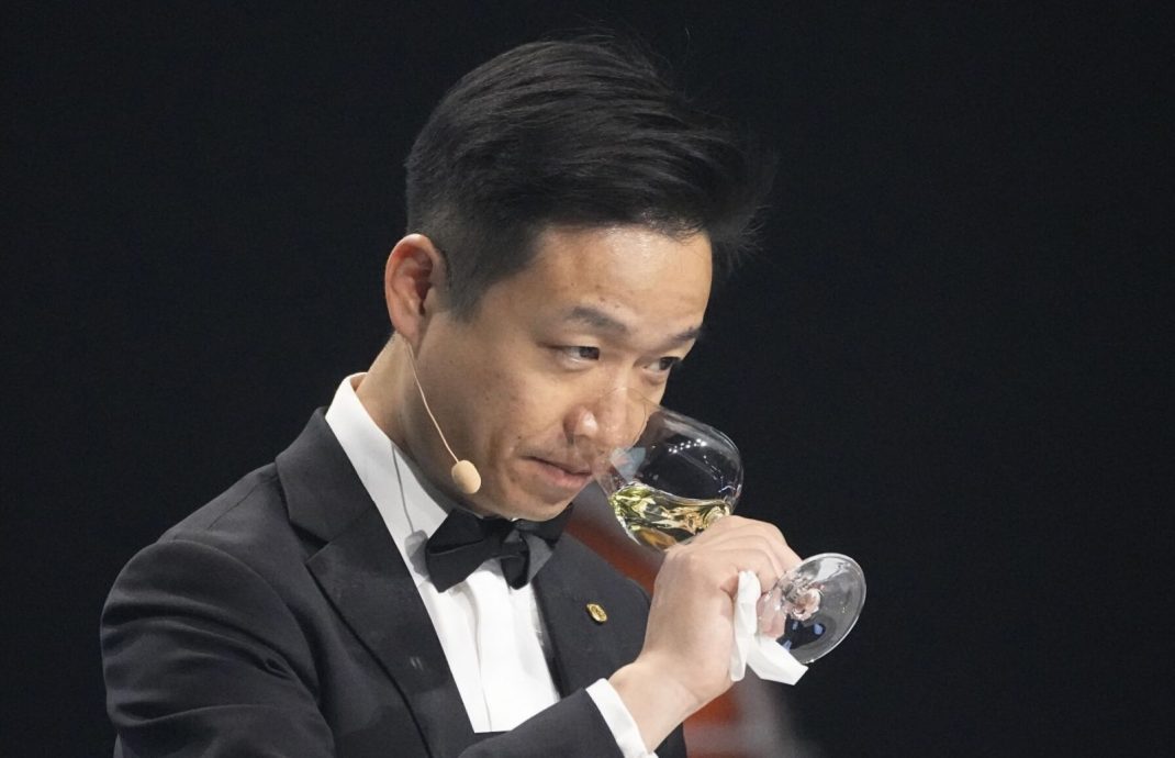  非凡故事：曾在肯德基打工穷小子 成功走上世界侍酒师大赛舞台 斩获季军