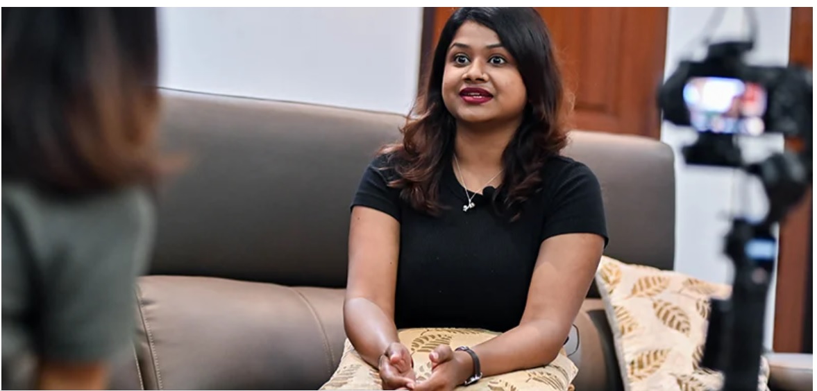 暖势力∕老师循循善诱激发非华裔学生成为中文老师