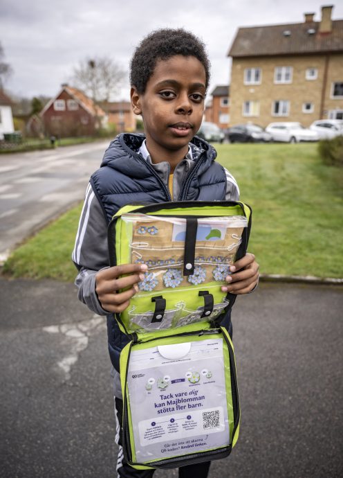 受种族歧视遭遇引瑞典民众关注 男童破筹款纪录