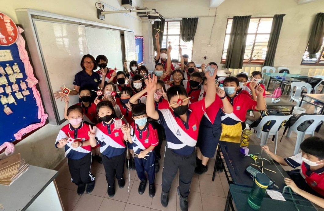 教师节让老师休息一下  家协家长“代课”谢师恩  主//头