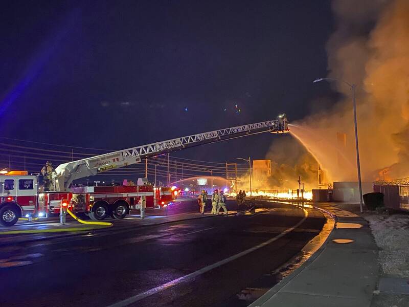 暖心!火灾勇救母女3人 美国流浪汉犹如天降英雄