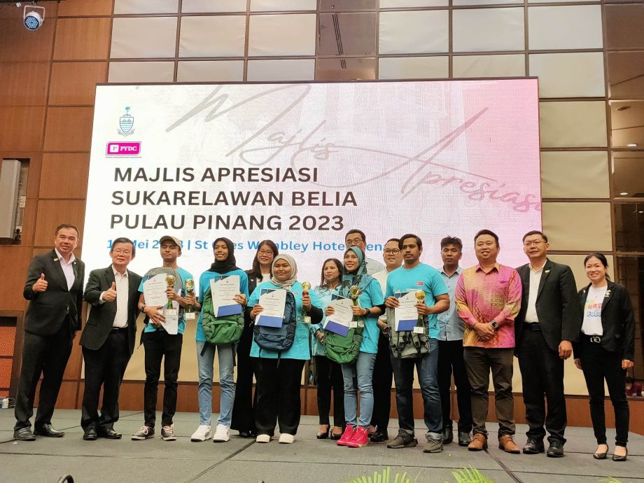 曹观友:相信能影响社会国家 个人作为可带来改变