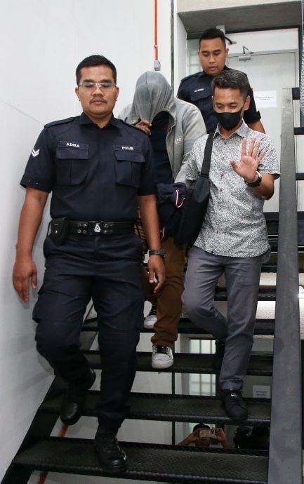 最高刑罚可判监禁20年 前法官和警员被控受贿4000令吉
