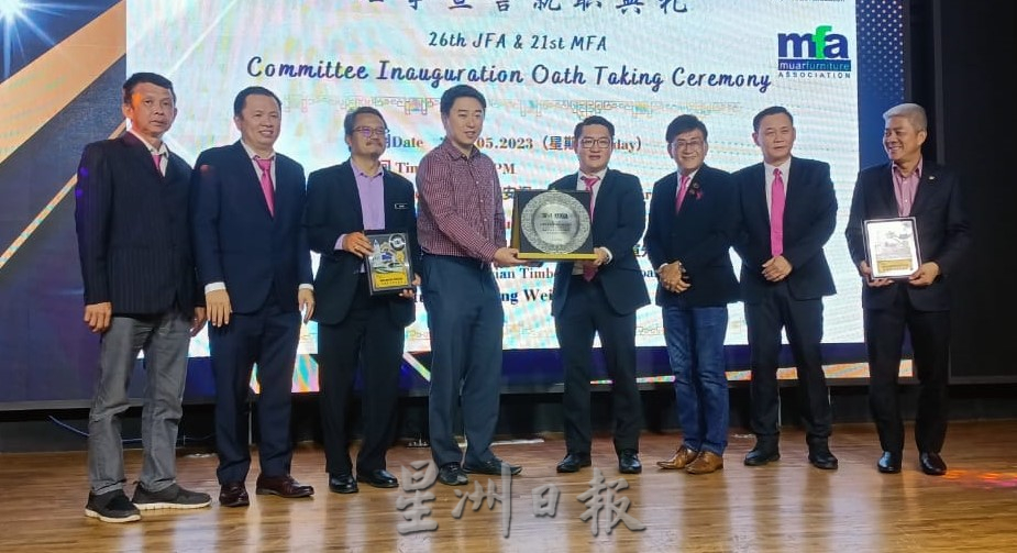 (未签发)全国:新闻:黄友欢:政府需扩大橡胶木翻种计划