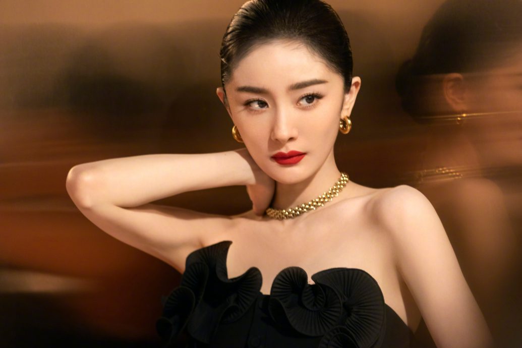 杨幂出走和妈妈另起炉灶 爆新剧降级沦“二番咖”	