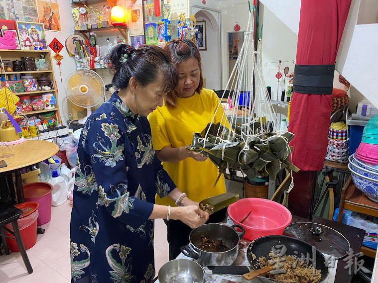 柔：【今日面谱】（6月1日刊）：巧思巧手变废为宝，巫秀琴开心做手工推环保