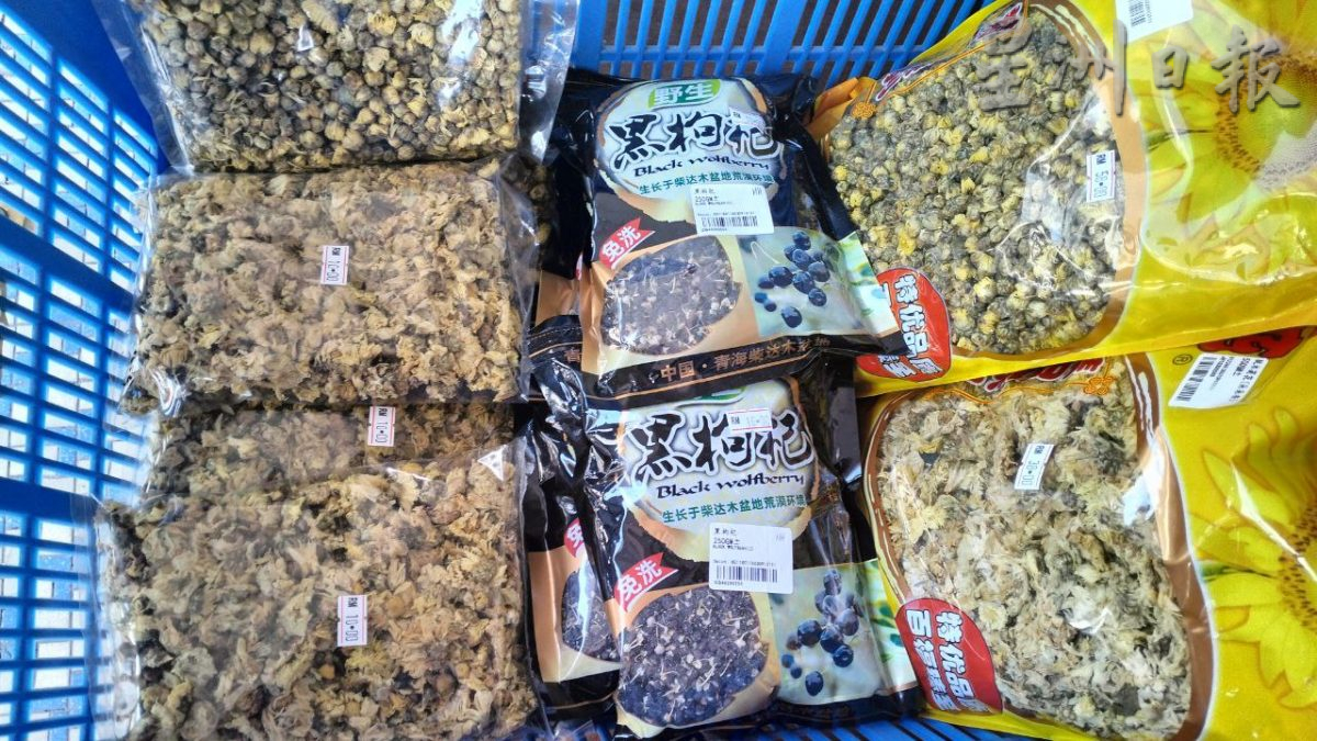 柔:【特稿】:热浪来袭 饮食不当加剧“热气” 中西医分享避暑妙计