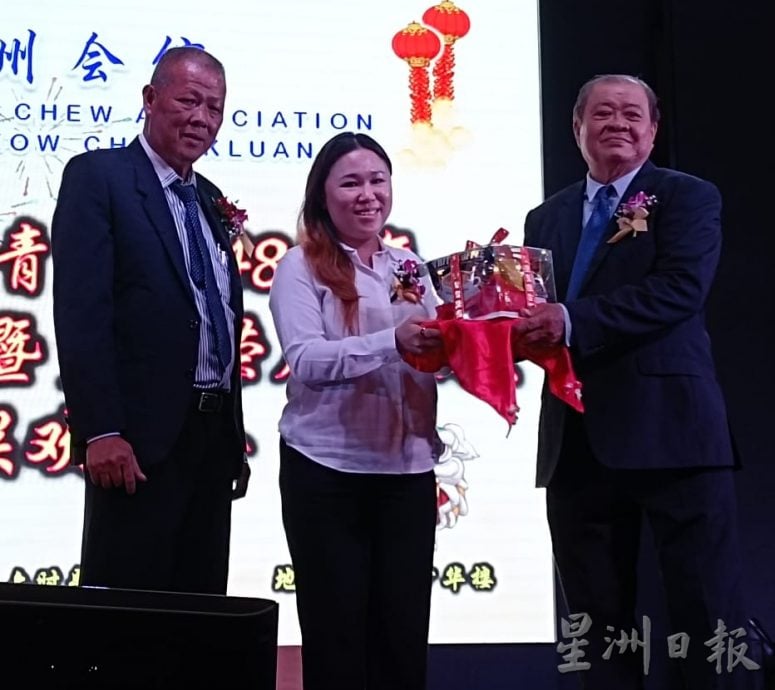 柔:头条:新闻:居銮潮州会馆三机构周年晚会