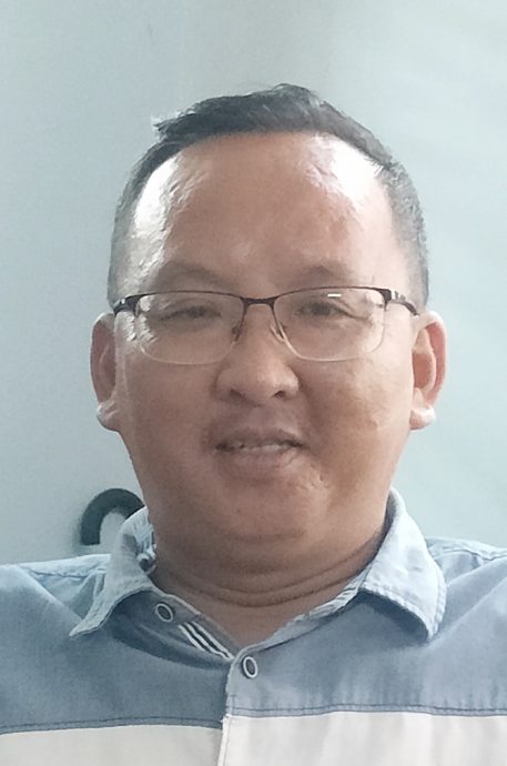柔：封底（本月22日刋）这些人，那些事：古来武吉峇都新村帛金会向办丧的会员伸出援手