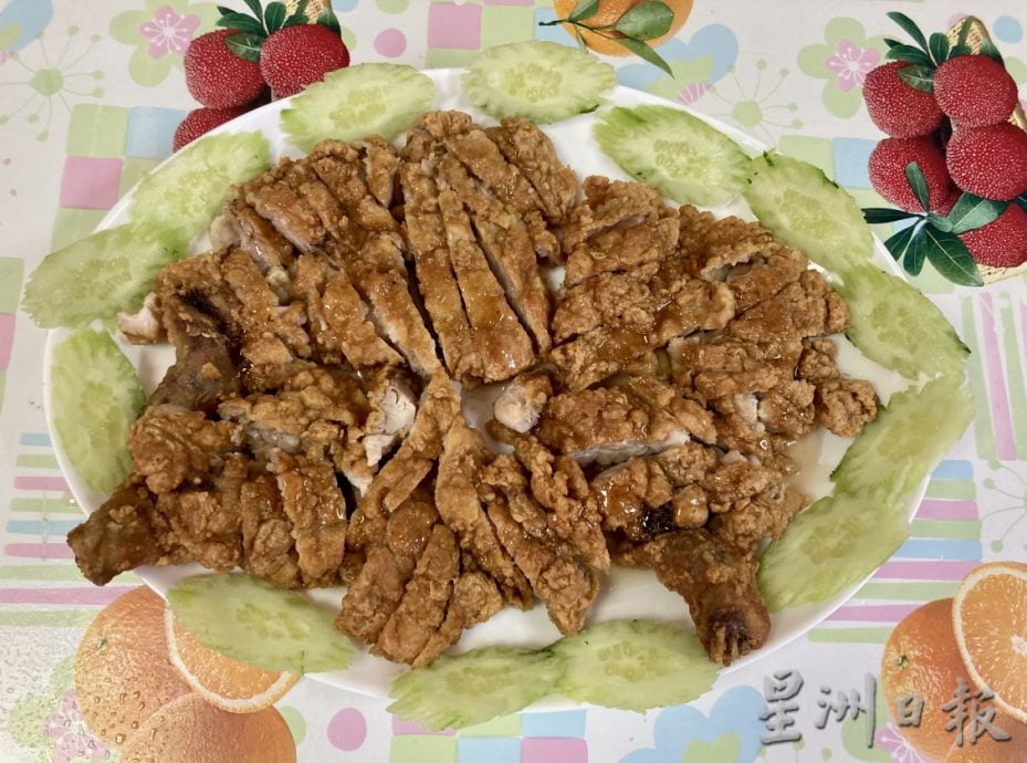 柔：封底：食客指路之私房好菜：茹燕的黄酒鸡与柠檬鸡扒（5月23日见报）