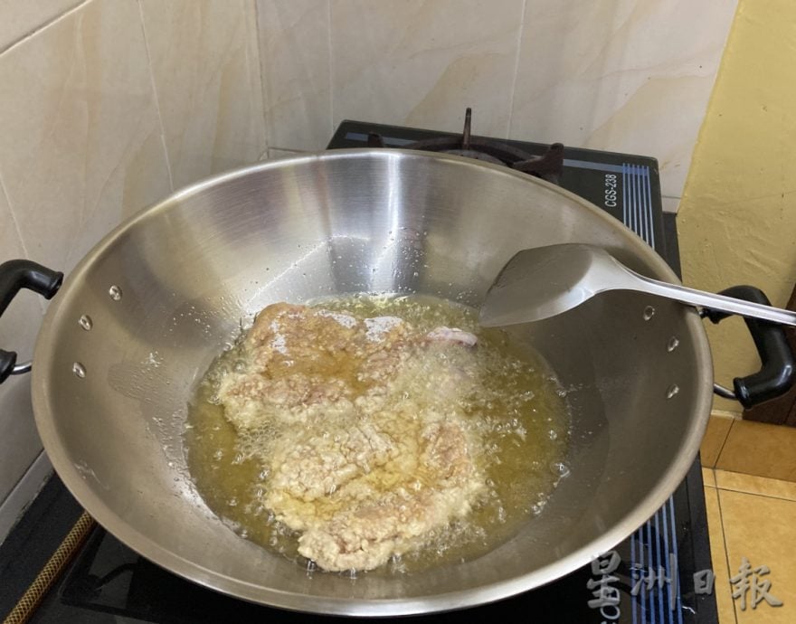 柔：封底：食客指路之私房好菜：茹燕的黄酒鸡与柠檬鸡扒（5月23日见报）