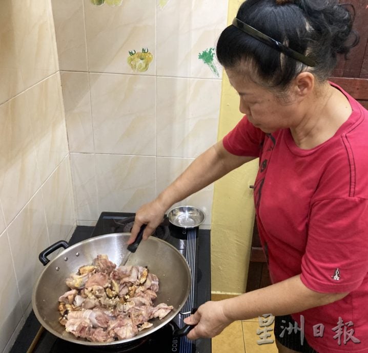 柔:封底:食客指路之私房好菜:茹燕的黄酒鸡与柠檬鸡扒(5月23日见报)