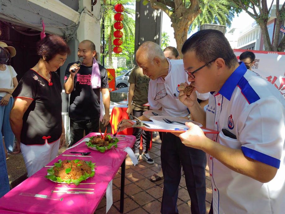 柔:新山陈旭年文化街美食比赛