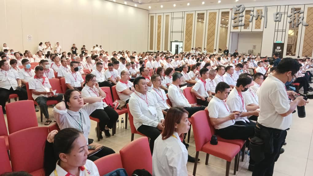 柔:新闻:柔行动党代表大会 陆兆福:若团结政府完成任期 柔重要计划5年内可完成