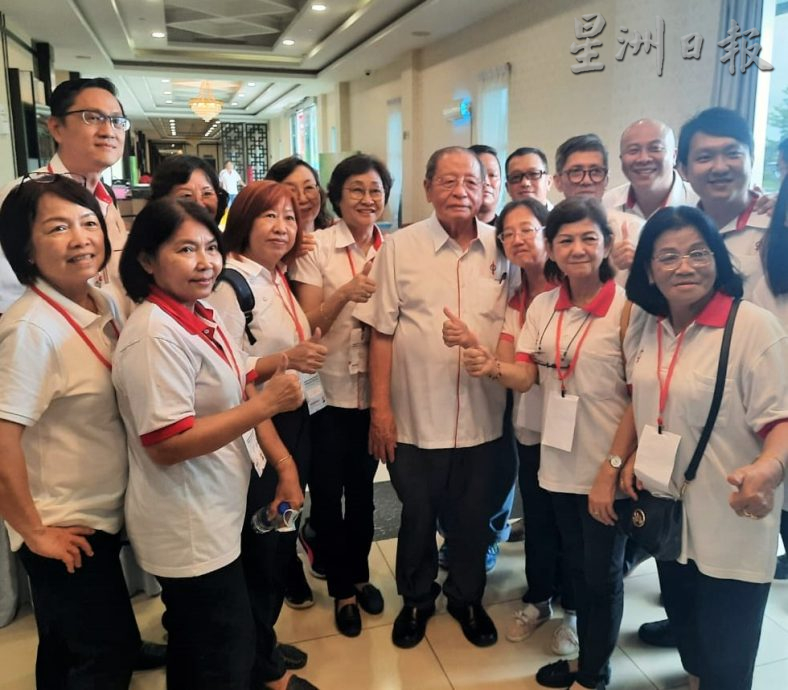 柔:新闻:柔行动党代表大会 陆兆福:若团结政府完成任期 柔重要计划5年内可完成