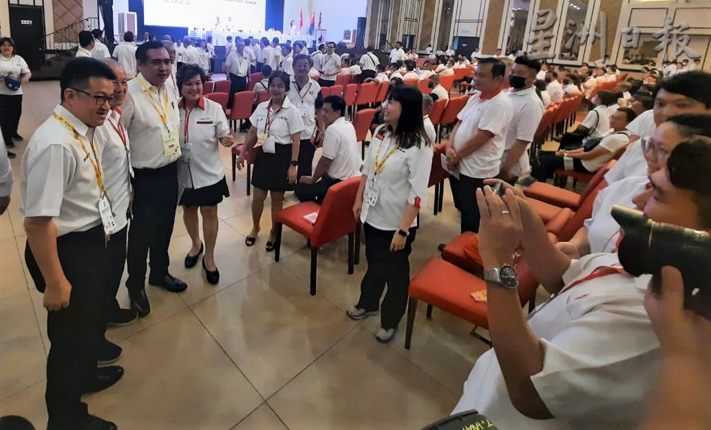 柔:新闻:柔行动党代表大会 陆兆福:若团结政府完成任期 柔重要计划5年内可完成