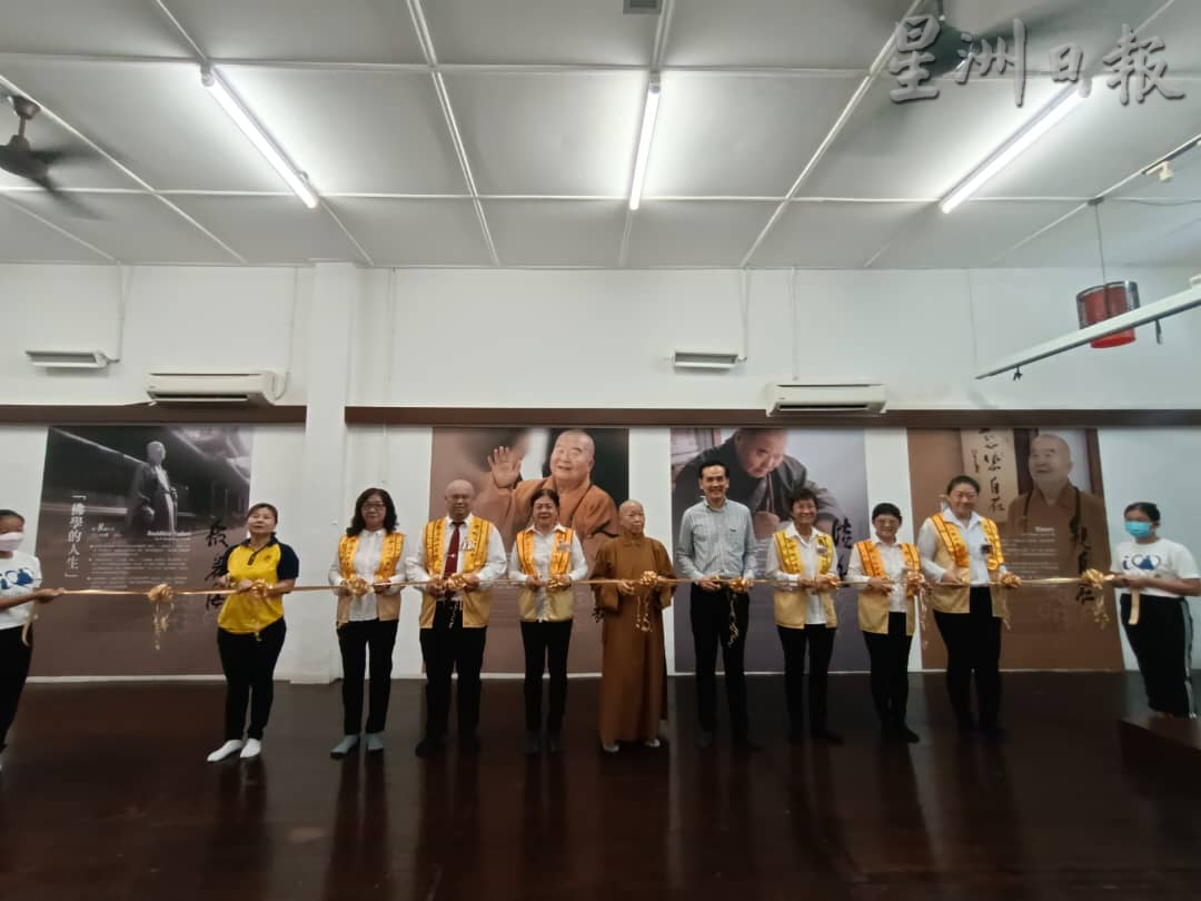 柔:新闻:銮佛光会举办 系列活动庆卫塞节