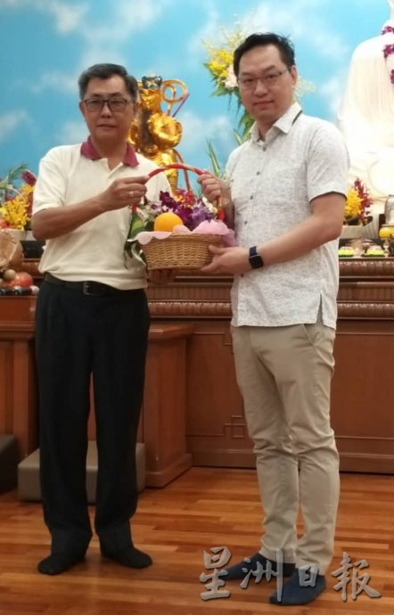 柔:潘伟斯吁学校政府单位医院 灵活措施应对热浪状况